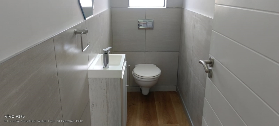 2 Bedroom Property for Sale in Hartenbos Central Western Cape